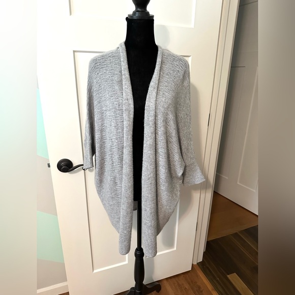 Neiman Marcus Women’s Cashmere Open Front Cardigan Size XL Gray 3/4 Sleeves - Picture 1 of 7
